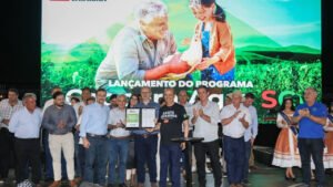Coopera Agro SC,agronegócio Santa Catarina,financiamento produtores rurais SC,crédito rural SC 2026,suínos e aves produção SC,BRDE financiamento agronegócio,Sape Santa Catarina programa,desenvolvimento rural SC,investimento agronegócio Brasil,crédito rural juros baixos SC,políticas públicas agronegócio,economia Santa Catarina rural,produtores rurais financiamento SC,expansão produção animal Brasil,modernização agro SC,sustentabilidade agronegócio SC,geração de empregos campo SC
