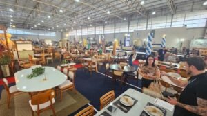 Home & Decor Joinville,feira moveleira em Joinville,setor moveleiro em Santa Catarina,feira de móveis em Santa Catarina,indústria moveleira catarinense,Centreventos Cau Hansen evento,Feinsul feiras,mercado de móveis SC,polos moveleiros de Santa Catarina,móveis direto da fábrica Joinville,descontos em móveis Santa Catarina,economia regional Joinville,eventos empresariais em Joinville,cadeia produtiva moveleira,tendências em móveis 2026,indústria e varejo de móveis SC