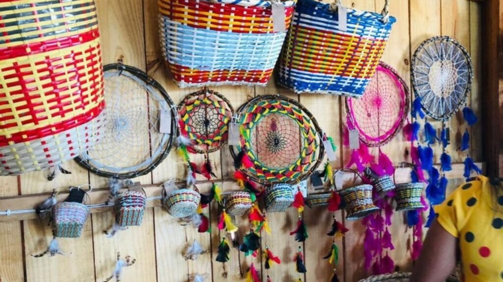 exposição povos indígenas Santa Catarina,Câmara dos Deputados exposição Brasília,Yvyrupá Território mostra,Radilson Gomes fotógrafo,cultura indígena Brasil,direitos humanos povos indígenas,Fundação Catarinense de Cultura prêmio,exposição gratuita Brasília,arte indígena Santa Catarina,etnias Guarani Kaingang Xokleng,eventos culturais Brasília,fotografia humanitária Brasil,exposição Câmara dos Deputados 2026,cultura e identidade indígena,projetos culturais Santa Catarina,valorização povos tradicionais Brasil,arte e direitos humanos Brasil,mostra fotográfica indígena