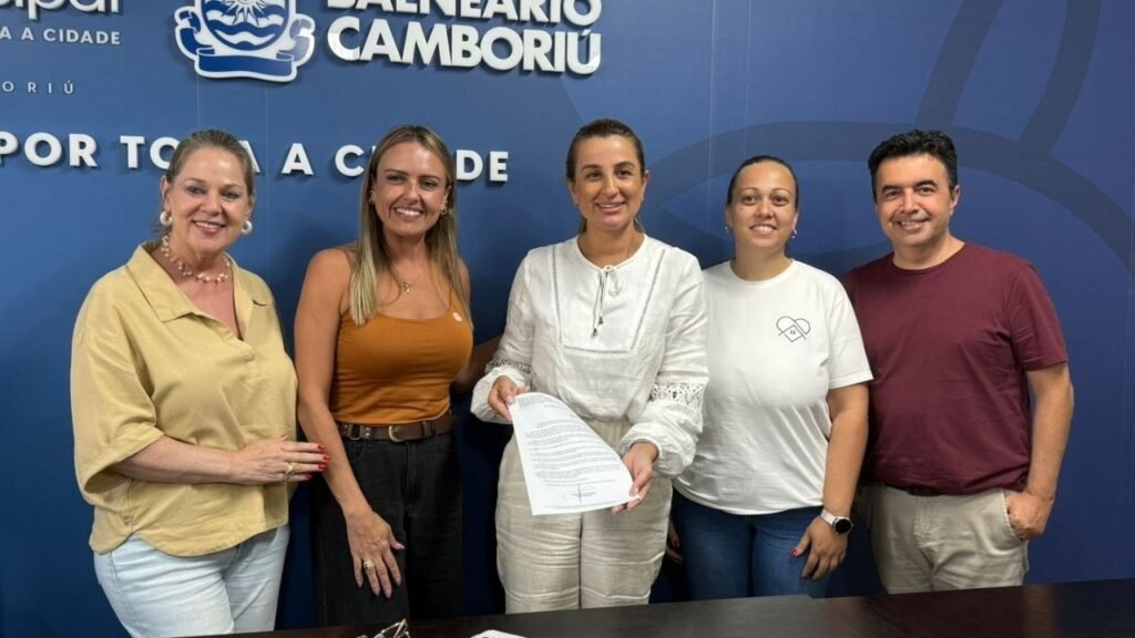 Balneário Camboriú utilidade pública,leis sancionadas Balneário Camboriú,entidades sociais BC,assistência social Balneário Camboriú SC,Prefeitura Balneário Camboriú leis,Instituto Su Pedrosa apoio amputados,Casa Alva apoio mulheres violência,SIRIUSER parto humanizado,terceiro setor SC,políticas públicas sociais BC,reconhecimento entidades sociais,recursos e parcerias entidades,legislação utilidade pública,atuação social município SC,fortalecimento assistência social