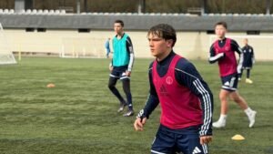 jovens atletas Vale do Itajaí,Blumenau SC futebol,Bela Vista Country Club,Bela Camp BVCC,Real Oviedo LaLiga,intercâmbio esportivo Espanha,treinamento futebol Europa,Gaspar SC futebol de base,BVCC Academy,metodologia europeia futebol,imersão esportiva Espanha,LaLiga base espanhola,formação de atletas Santa Catarina,futebol internacional juvenil,programa esportivo Blumenau SC,clube espanhol LaLiga jovens brasileiros