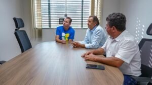 Balneário Camboriú,garis,limpeza pública,Projeto de Lei 33/2026,CPMAT,selo Cidade que Cuida,amiga da limpeza pública,responsabilidade social urbana,valorização dos trabalhadores,condições de trabalho garis,apoio a trabalhadores urbanos,câmara municipal SC,políticas públicas municipais,meio ambiente urbano,serviços públicos SC