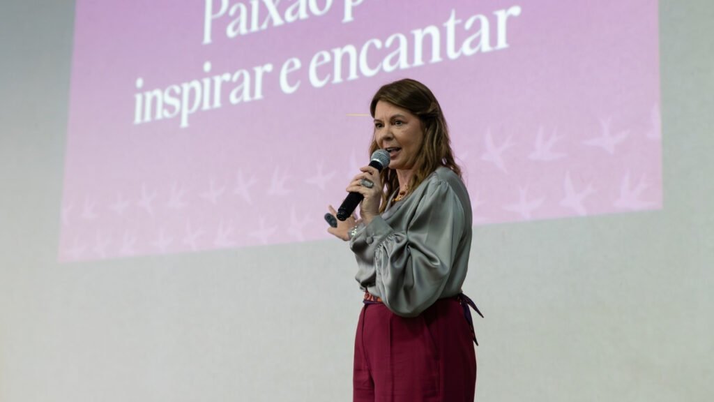 varejo de moda infantil Brasil,Marli Forlin VOAR,empreendedorismo feminino Brasil,indústria de moda infantil SC,lojistas moda infantil,desafios varejo feminino,Grupo Marlan Guaramirim,moda infantil Santa Catarina,gestão varejo moda,crescimento negócios femininos,liderança feminina Brasil,eventos varejo moda,tendências varejo infantil,mercado moda infantil Brasil,conexão lojistas Brasil,desenvolvimento empreendedorismo feminino