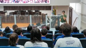 vereadores mirins Balneário Camboriú,qualidade da água Balneário Camboriú,Programa Bandeira Azul Balneário Camboriú,educação ambiental SC,praias Bandeira Azul Santa Catarina,SEMAM Balneário Camboriú,Univali Balneário Camboriú,balneabilidade praias SC,turismo sustentável Balneário Camboriú,preservação ambiental litoral catarinense,Praia de Taquaras Balneário Camboriú,ecossistemas costeiros Santa Catarina,programa vereador mirim BC,meio ambiente Balneário Camboriú SC,certificação Bandeira Azul praias