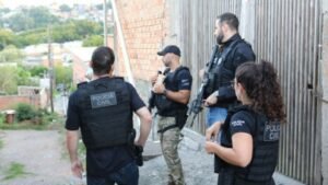 operação mulher segura,operação alerta lilás,combate à violência contra a mulher Brasil,feminicídio Brasil 2026,segurança pública Brasil,Ministério da Justiça e Segurança Pública,Polícia Rodoviária Federal PRF,pacto contra o feminicídio Brasil,medidas protetivas de urgência,operações policiais violência doméstica,prisão de agressores Brasil,políticas públicas contra feminicídio,proteção às mulheres Brasil,violência de gênero Brasil,operação nacional contra violência doméstica