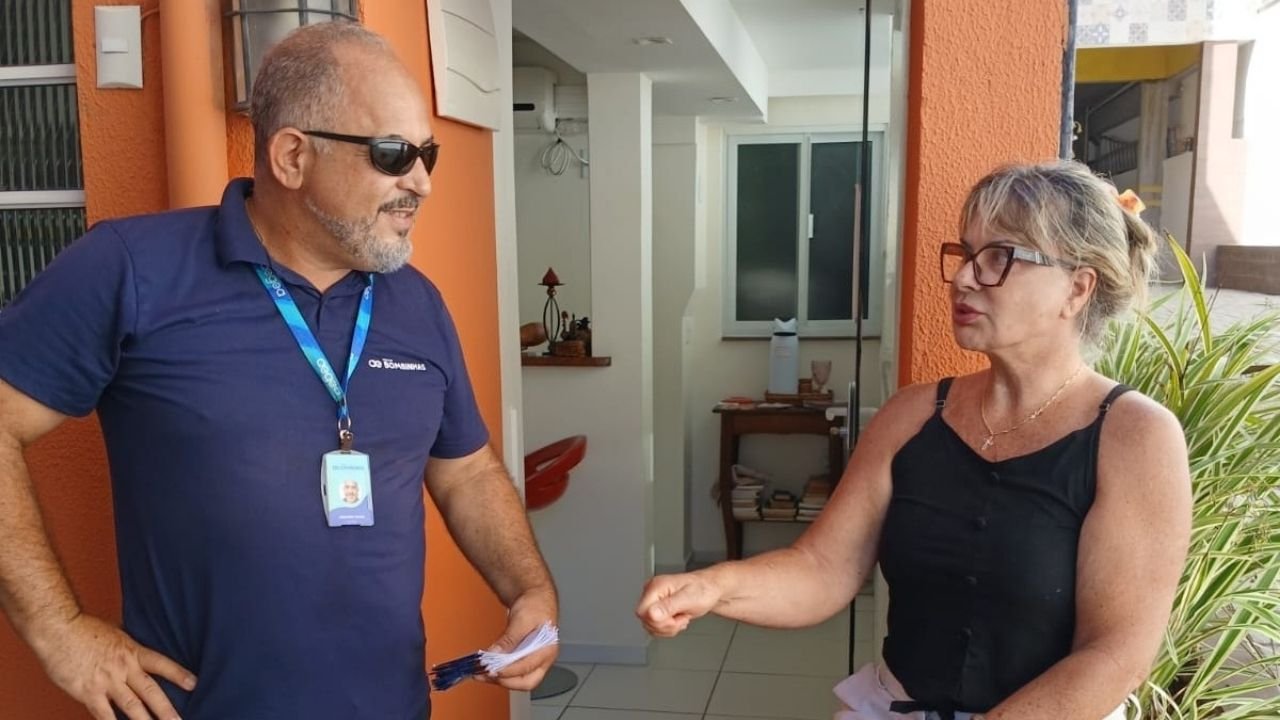 Águas de Bombinhas,rede de esgoto Bombinhas,saneamento básico Bombinhas SC,descarte de óleo de cozinha esgoto,conscientização ambiental Bombinhas,entupimento rede de esgoto Bombinhas,saneamento em Bombinhas Santa Catarina,educação ambiental Bombinhas,campanha Águas de Bombinhas,sistema de esgoto Bombinhas SC,descarte correto resíduos Bombinhas,meio ambiente Bombinhas SC,gestão de saneamento Santa Catarina,problemas rede de esgoto óleo cozinha,orientação descarte esgoto Bombinhas