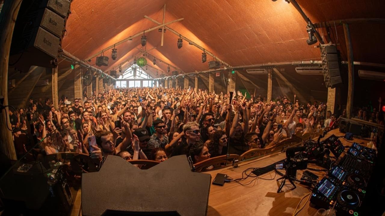Warung Beach Club encerramento,Warung Beach Club Itajaí,closing Warung Beach Club 2026,música eletrônica Itajaí SC,clube eletrônico Santa Catarina,Warung Praia Brava Itajaí,Hernan Cattaneo Warung,despedida Warung Beach Club,festa eletrônica Santa Catarina,turismo musical Itajaí,club eletrônico Brasil Warung,Warung closing weekend junho,DJs internacionais Warung Beach Club,entretenimento Praia Brava Itajaí,história Warung Beach Club Brasil