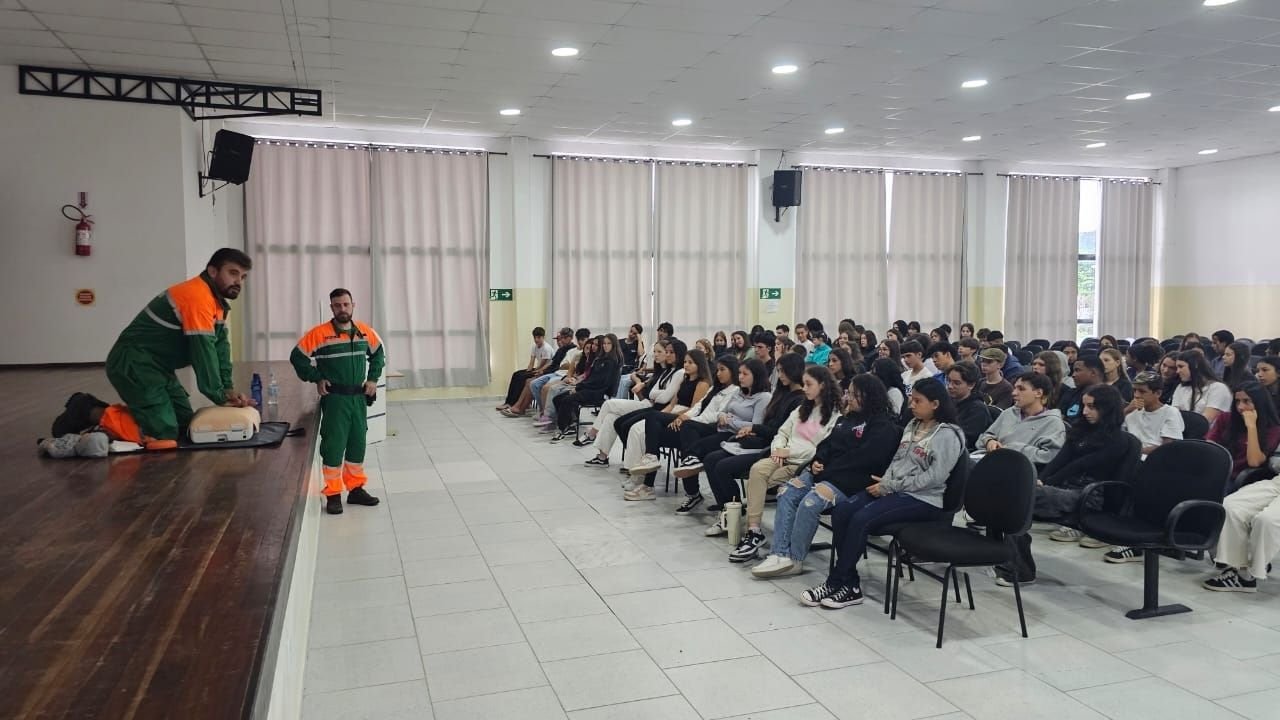 Unimed nas Escolas,Unimed Litoral,educação em saúde nas escolas,primeiros socorros para estudantes,higiene das mãos nas escolas,projeto Unimed nas Escolas 2026,Unimed Litoral Santa Catarina,saúde preventiva nas escolas,estudantes Bombinhas Santa Catarina,escolas públicas litoral norte SC,primeiros socorros educação básica,prevenção de doenças nas escolas,programa de saúde escolar SC,SOS Unimed primeiros socorros,projeto educacional Unimed Litoral,Balneário Camboriú educação saúde