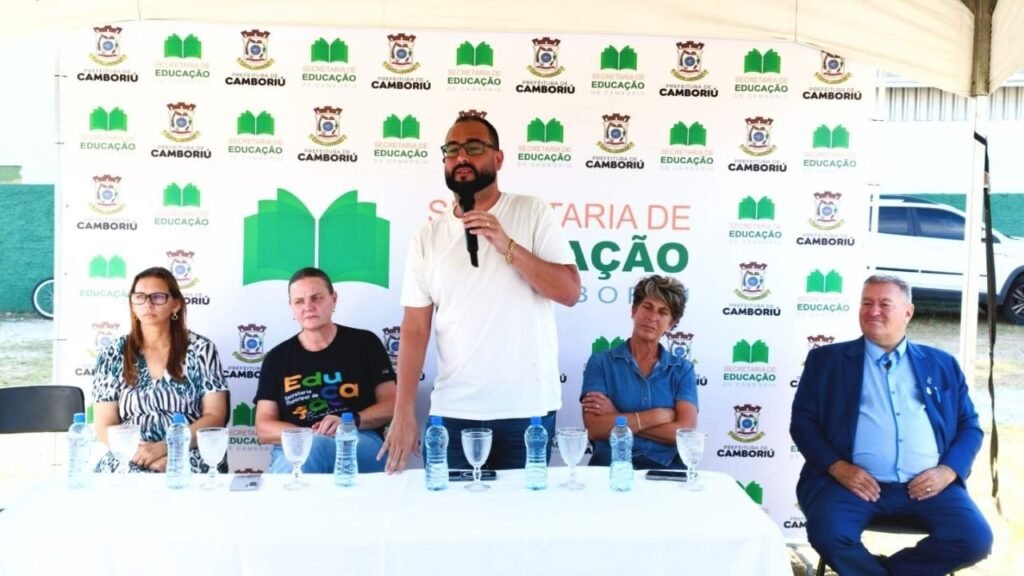 quadra esportiva escola Camboriú,Escola Clotilde Ramos Chaves Camboriú,compensação urbanística Camboriú,infraestrutura educacional Santa Catarina,nova quadra escola municipal Camboriú,Secretaria de Educação Camboriú,planejamento urbano Camboriú SC,escola municipal Camboriú esporte,investimento privado infraestrutura escolar,educação física escolas Camboriú,rede municipal de ensino Camboriú,obras em escolas Santa Catarina,melhoria infraestrutura escolar SC,atividades esportivas estudantes Camboriú,desenvolvimento educacional Camboriú