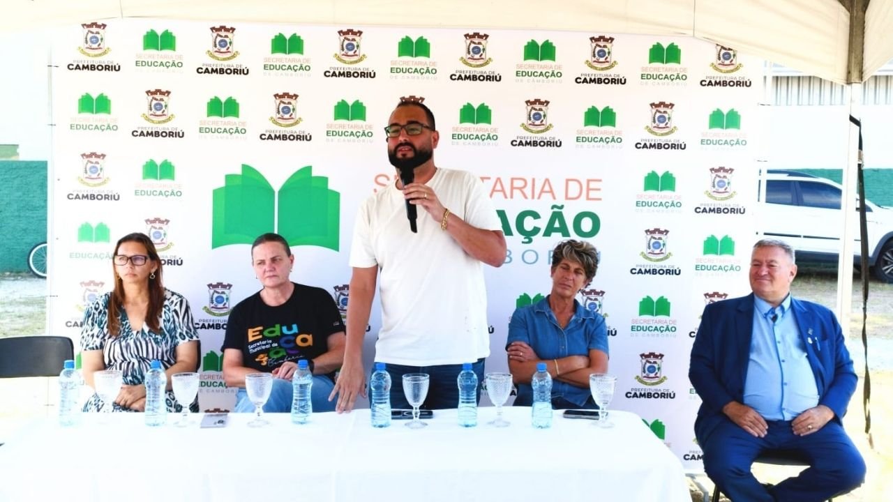 quadra esportiva escola Camboriú,Escola Clotilde Ramos Chaves Camboriú,compensação urbanística Camboriú,infraestrutura educacional Santa Catarina,nova quadra escola municipal Camboriú,Secretaria de Educação Camboriú,planejamento urbano Camboriú SC,escola municipal Camboriú esporte,investimento privado infraestrutura escolar,educação física escolas Camboriú,rede municipal de ensino Camboriú,obras em escolas Santa Catarina,melhoria infraestrutura escolar SC,atividades esportivas estudantes Camboriú,desenvolvimento educacional Camboriú