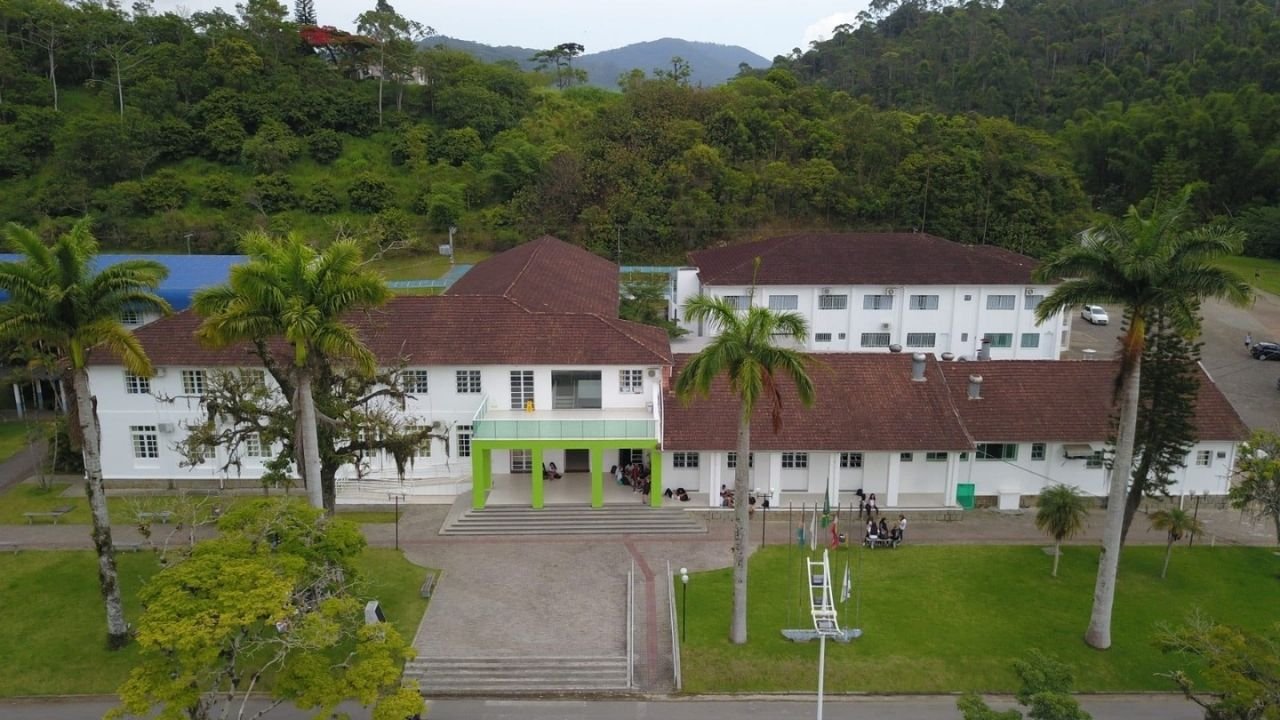 curso gratuito inclusão digital Camboriú,IFC Camboriú curso gratuito,Instituto Federal Catarinense Camboriú cursos,inclusão digital para adultos SC,curso informática básica Camboriú,aprender usar celular e computador,curso tecnologia gratuito Santa Catarina,educação digital Camboriú SC,vagas curso inclusão digital IFC,curso computadores e celulares Camboriú,capacitação digital adultos SC,tecnologia para iniciantes Camboriú,cursos gratuitos IFC Santa Catarina,cidadania digital gov.br curso,formação digital para adultos