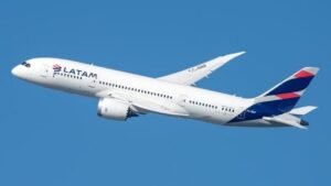 LATAM passageiros Sul do Brasil,aeroportos mais movimentados Sul do Brasil,alta temporada aviação Brasil,LATAM aeroportos Sul,turismo Sul do Brasil voos,movimento aeroportos Porto Alegre Curitiba Florianópolis,LATAM crescimento passageiros Brasil,dados aviação ANAC 2025,ranking aeroportos Sul Brasil,LATAM voos Porto Alegre,aviação comercial Brasil,conectividade aérea Sul do Brasil,transporte aéreo passageiros Brasil,turismo verão Sul Brasil aeroportos,demanda voos Brasil LATAM