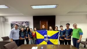 Itajaí robótica educacional,alunos SESI Itajaí robótica,FIRST LEGO League Brasil,equipe de robótica Itajaí,competição internacional de robótica Houston,estudantes brasileiros robótica Estados Unidos,projeto peneira automatizada arqueologia,tecnologia educacional Itajaí Santa Catarina,inovação educação Itajaí,Museu Etnoarqueológico de Itajaí pesquisa,IPHAN arqueologia Brasil,robótica escolar Brasil,equipe SESI Itajaí FIRST LEGO League,competição mundial robótica estudantes,tecnologia e inovação educação Santa Catarina,alunos Itajaí competição internacional robótica
