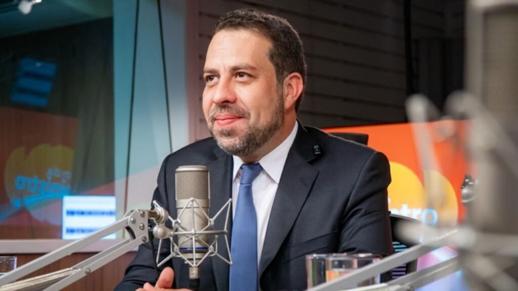 fim da escala 6x1 brasil,guilherme boulos jornada de trabalho,redução jornada trabalho brasil,governo lula escala 6x1,mercado de trabalho brasil mudanças,direitos trabalhistas brasil jornada,burnout trabalho brasil dados,pesquisa datafolha escala 6x1,qualidade de vida trabalhador brasil,congresso nacional jornada trabalho,modernização relações trabalho brasil,política trabalhista brasil 2026,produtividade trabalho tecnologia educação,legislação trabalhista brasil jornada,descanso semanal trabalhador brasil,proposta fim escala 6x1 governo