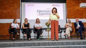 programa educação especial em movimento sc,governo santa catarina educação especial,fcee capacitação profissionais sc,educação especial santa catarina investimento,capacitação professores educação especial sc,inclusão escolar santa catarina,políticas públicas educação especial brasil,programa educação especial 2026 sc,fundação catarinense educação especial ações,sed santa catarina educação especial,apoio pedagógico caesp sc,formação profissionais educação especial brasil,ensino inclusivo santa catarina,investimento educação sc governo,qualificação educação especial sc,desenvolvimento educacional inclusão sc