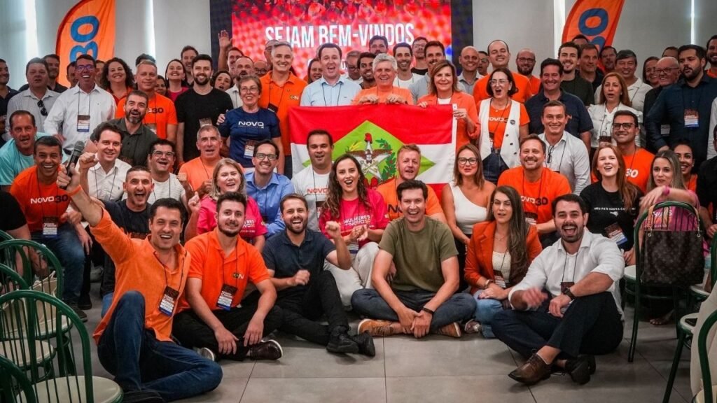 partido novo pomerode encontro estadual,novo santa catarina eleições 2026,política sc partido novo lideranças,encontro mandatários novo pomerode,projeto político santa catarina 2026,jorginho mello novo sc aliança,adriano silva vice governador sc,gestão pública santa catarina novo,responsabilidade fiscal sc partido novo,empreendedorismo santa catarina política,cenário político sc 2026,lideranças novo brasil encontro,estratégias políticas santa catarina,desenvolvimento econômico sc política,alianças políticas sc eleições,partido novo crescimento santa catarina