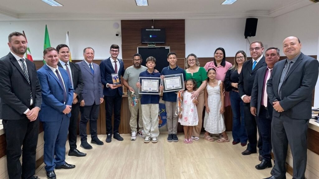 Câmara de Navegantes sessão ordinária,vereadores Navegantes SC,melhorias urbanas Navegantes,anteprojeto esportivo Navegantes,política municipal Santa Catarina,desenvolvimento urbano Navegantes,moção de aplauso Navegantes,atletas Navegantes ginástica artística,economia local Navegantes SC,gestão pública municipal SC,Câmara de Vereadores Navegantes notícias,projetos municipais Navegantes,esporte municipal Navegantes SC,serviços públicos Navegantes melhorias,infraestrutura urbana Navegantes SC