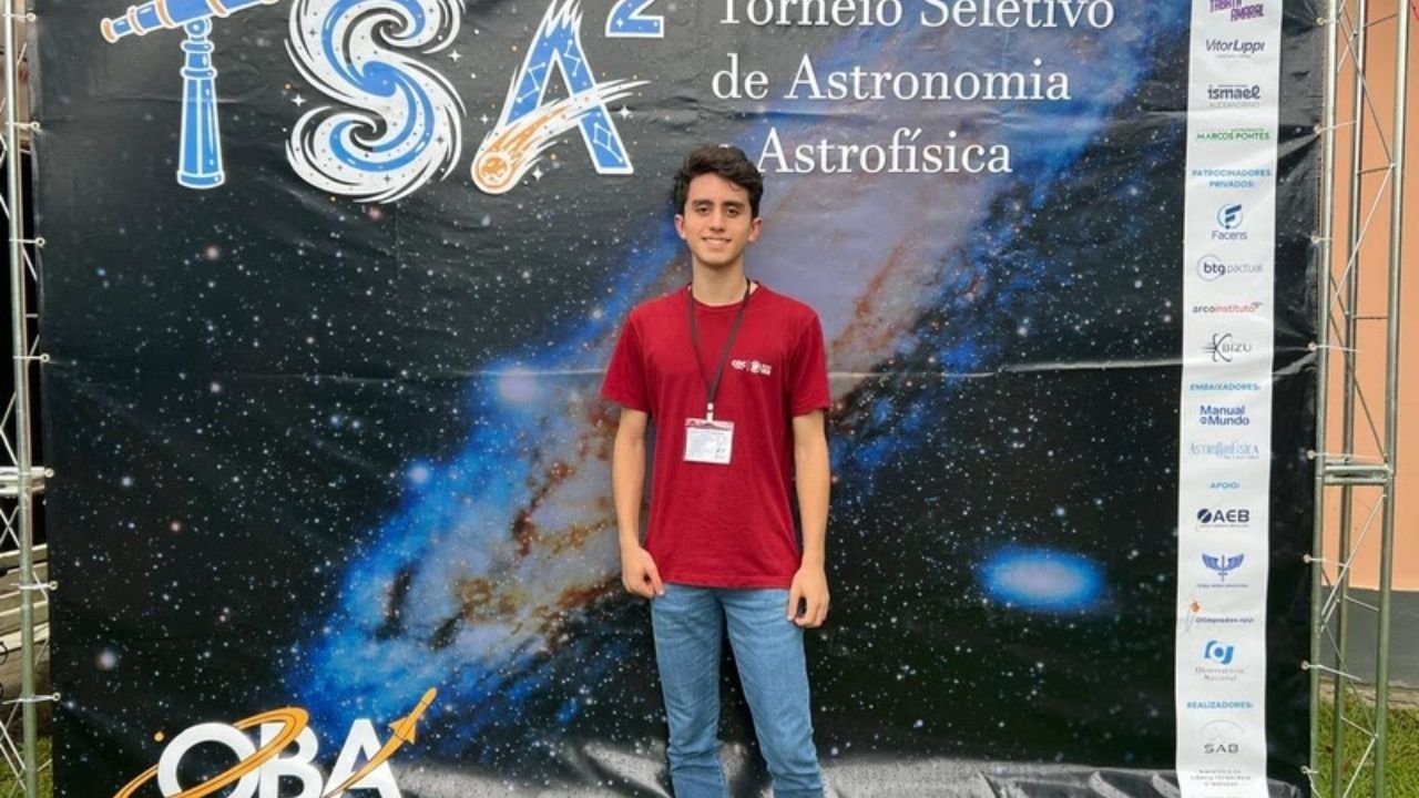aluno Florianópolis astronomia,estudante Santa Catarina TSA2,torneio seletivo astronomia Brasil,olimpíada astronomia Brasil OBA,COC Floripa aluno destaque,competição científica estudantes Brasil,astronomia educação Santa Catarina,seletiva internacional astronomia Brasil,olimpíada internacional astronomia OIAA,OLAA Colômbia estudantes Brasil,estudante medalha ouro astronomia,ensino científico Brasil jovens talentos,olimpíadas do conhecimento SC,estudante destaque Florianópolis SC,ciência educação Brasil competições