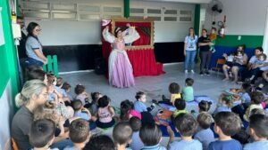 alimentação saudável crianças Balneário Piçarras,teatro infantil saúde Piçarras,Secretaria de Saúde Balneário Piçarras,ações de saúde SC,prevenção doenças Piçarras,Março Lilás Balneário Piçarras,saúde pública Santa Catarina,mutirão saúde Piçarras,atendimento UBS Piçarras,mamografia Balneário Piçarras,saúde bucal crianças SC,educação alimentar infantil,campanha saúde mulher Piçarras,disfagia atendimento Piçarras,promoção da saúde Balneário Piçarras