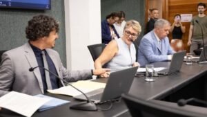 uso de celulares nas escolas,projeto de lei celulares Santa Catarina,Alesc celulares escolas,lei federal 15100 celulares educação,regulamentação celular sala de aula,educação básica celulares Brasil,Comissão de Educação Alesc,política educacional Santa Catarina,cultura Santa Catarina projetos,patrimônio cultural imaterial SC,museu Mafra Santa Catarina,Jaraguá do Sul cultura Scar,financiamento cultura SC,legislação educacional Brasil,uso de celular estudantes regras,celular sala de aula permitido ou proibido