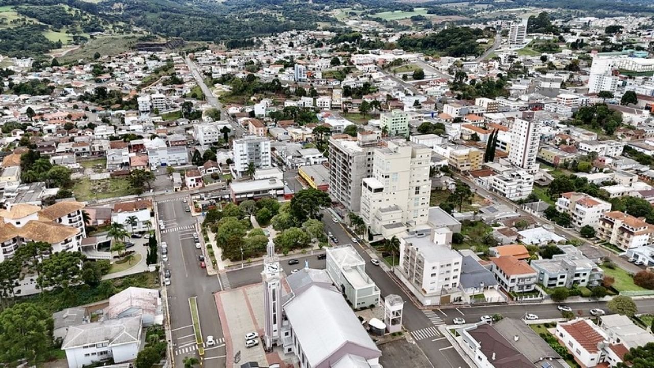 Alesc itinerante Curitibanos,programa Alesc itinerante 2026,Assembleia Legislativa Santa Catarina interior,sessões Alesc Curitibanos março,política regional Santa Catarina,participação popular Alesc,descentralização legislativa SC,Serra Catarinense projetos Alesc,reuniões comissões Alesc itinerante,Parlamento jovem Santa Catarina Curitibanos,eventos políticos SC março 2026,Araranguá Alesc itinerante programação,gestão pública Santa Catarina interior,atividades legislativas Curitibanos,Alesc sessões regionais SC