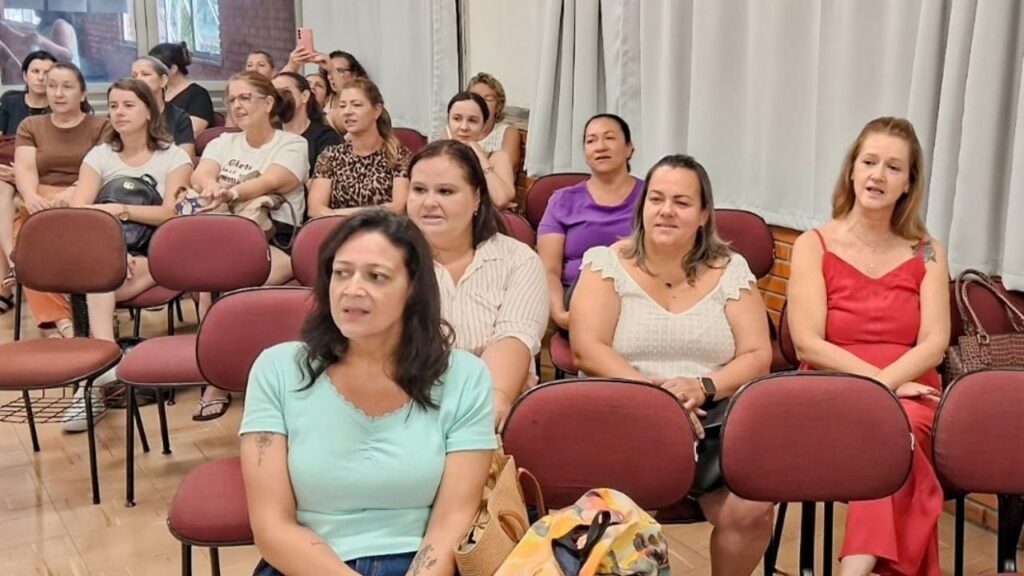 Pro-LEEI Balneário Camboriú,formação professores educação infantil SC,leitura e escrita educação infantil Brasil,programa MEC alfabetização crianças,Compromisso Nacional Criança Alfabetizada SC,capacitação professores NEIs Balneário Camboriú,educação pública Santa Catarina formação docente,práticas pedagógicas leitura escrita,desenvolvimento linguagem infantil SC,Univali Balneário Camboriú formação professores,ensino infantil qualidade educação,políticas educacionais Brasil alfabetização,formação continuada professores SC,educação infantil 4 e 5 anos ensino,estratégias ensino leitura escrita crianças
