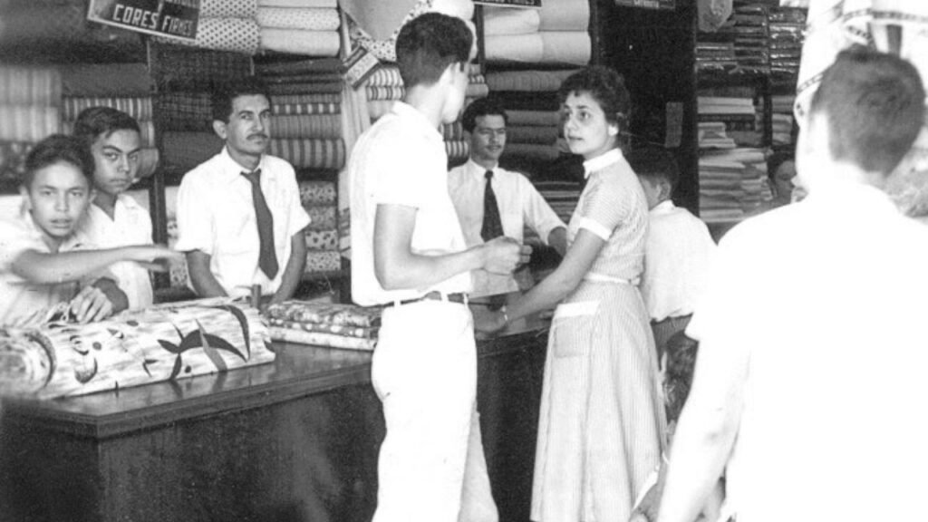 exposição Trabalhadores do Comércio,Sesc 80 anos,Senac 80 anos,comércio Brasil exposição,Brasília Câmara dos Deputados evento,economia comércio Brasil,desenvolvimento social Sesc Senac,qualificação profissional Senac,empreendedorismo comércio Brasil,políticas públicas comércio,mercado de trabalho comércio,transformação digital comércio,turismo e serviços Brasil,exposição Congresso Nacional,Sistema CNC Sesc Senac,educação profissional Brasil,história do comércio brasileiro