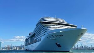 MSC Preziosa Balneário Camboriú,temporada cruzeiros BC 2026,navio MSC Preziosa escala SC,turismo marítimo Balneário Camboriú,embarque desembarque cruzeiro BC,Terminal Barra Sul BC,navios em Balneário Camboriú 2026,MSC Fantasia SC escala,Seabourn Venture BC,turismo Santa Catarina cruzeiros,economia turismo BC,porto Balneário Camboriú navios,passageiros cruzeiro BC,rota Santos Punta del Este cruzeiro,temporada cruzeiros Santa Catarina