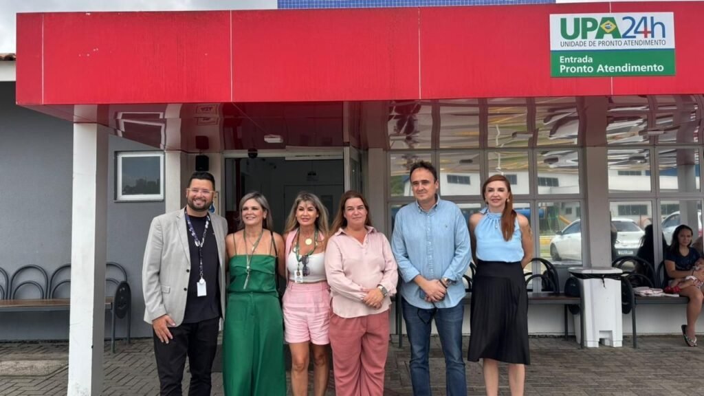 Hospital Santo Antônio Itapema,saúde Itapema SC,Carlos Humberto visita hospital,leitos UTI Itapema,Governo Santa Catarina saúde,hospital Itapema capacidade,infraestrutura saúde SC,atendimento hospitalar Itapema,investimento saúde pública SC,ampliação hospital Itapema,gestão saúde Santa Catarina,leitos internação Itapema,secretário saúde SC visita,política saúde Itapema,demanda hospital regional SC