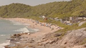 Praia do Pinho naturismo proibido,Justiça Santa Catarina decisão,Balneário Camboriú legislação naturismo,lei municipal BC SC,decreto Praia do Pinho,ação civil pública naturismo,Ministério Público SC parecer,decisão judicial naturismo SC,gestão pública Balneário Camboriú,segurança jurídica município,legislação urbana SC,poder judiciário decisão BC,direitos e legislação naturismo,Praia do Pinho regras,política pública Balneário Camboriú