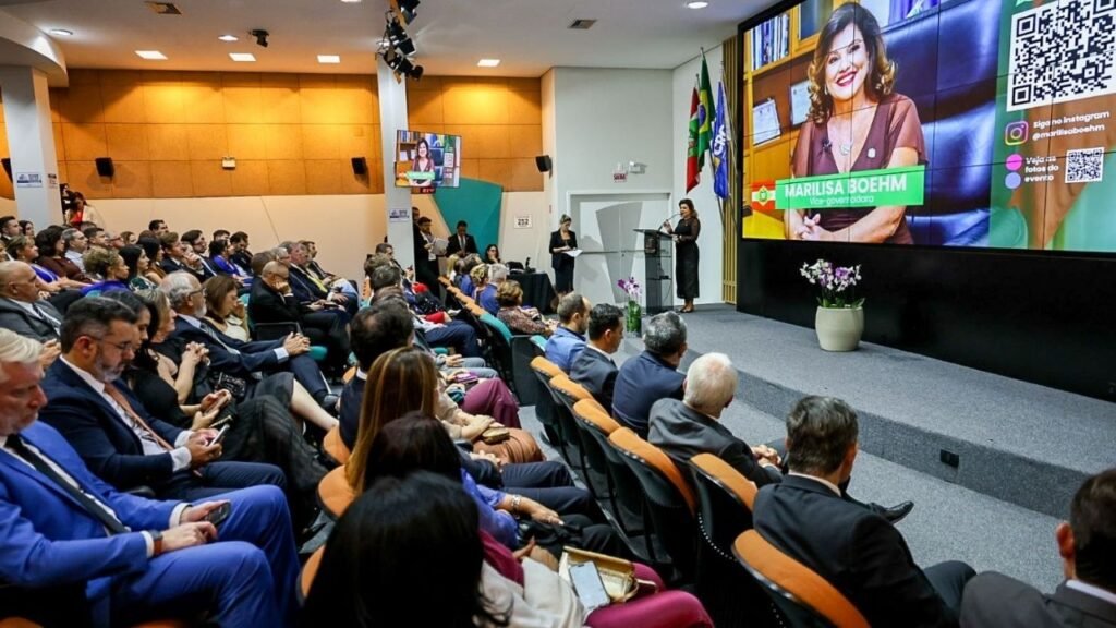 campanha IR com Propósito,contabilistas SC,Conselho Regional de Contabilidade SC,vice-governadora Marilisa Boehm,Florianópolis,Jorginho Mello,imposto de renda SC,fundos sociais Santa Catarina,transparência pública,participação cidadã SC,engajamento contábil,arrecadação estadual SC,políticas sociais SC,legislação federal IR,contadores catarinenses,economia Santa Catarina,responsabilidade fiscal SC,CRCSC,impacto social SC