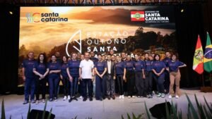 Estação Outono Jaraguá do Sul,turismo Santa Catarina,Vale dos Encantos SC,Jorginho Mello,Catiane Seif,segurança pública SC,Corpo de Bombeiros Militar SC,Polícia Militar SC,Polícia Civil SC,Polícia Científica SC,turismo rural SC,ecoturismo Santa Catarina,trilhas SC,gastronomia regional SC,eventos culturais SC,turismo de aventura SC,Plano de Desenvolvimento do Turismo SC,helicóptero Arcanjo-03,Cinotecnia SC