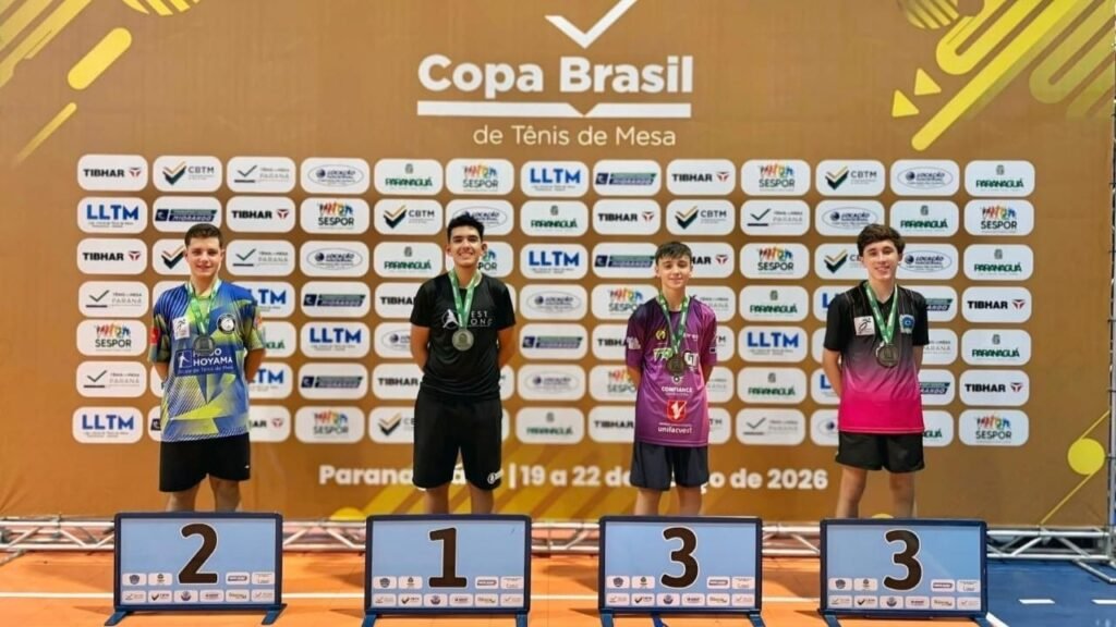 Copa Brasil Ouro tênis de mesa,atletas Balneário Camboriú,Fundação Municipal de Esportes SC,José Gamba Neto,Luiz Miranda,Campeonato Catarinense tênis de mesa,Confederação Brasileira de Tênis de Mesa,ranking nacional tênis de mesa,categoria Master 40,categoria Absoluto D,mesatenistas catarinenses,competição esportiva SC,Paranaguá PR,títulos nacionais tênis de mesa,mesatenistas em destaque,esporte de alto rendimento SC,desenvolvimento esportivo SC,tênis de mesa competitivo