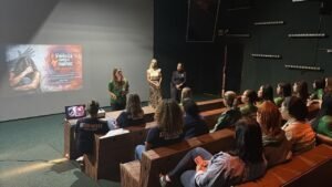 violência contra a mulher Balneário Camboriú,combate à violência SC,Prefeitura de Balneário Camboriú ações mulheres,segurança pública mulheres SC,Programa Abraço à Mulher BC,Guarda Municipal proteção mulher,conscientização violência feminina,prevenção violência SC,campanha Não é Não Balneário Camboriú,assédio transporte público SC,políticas públicas mulheres BC,rede de proteção mulheres SC,enfrentamento violência doméstica SC,ações educativas mulheres BC,proteção feminina Santa Catarina