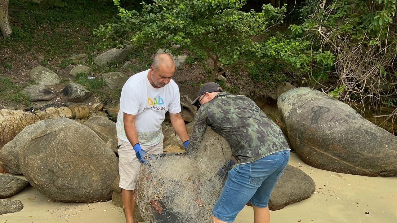 limpeza costões Porto Belo,ação ambiental Porto Belo SC,preservação ambiental Santa Catarina,meio ambiente Porto Belo,turismo sustentável SC,retirada de lixo costões,resíduos sólidos praias SC,Fundação de Meio Ambiente Porto Belo,ação limpeza litoral SC,conservação biodiversidade marinha,sustentabilidade Porto Belo SC,lixo irregular praias Santa Catarina,proteção ambiental SC,limpeza costeira Porto Belo,conscientização ambiental SC