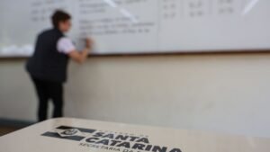Santa Catarina,concurso público da Educação,rede estadual de ensino,SED,professores,quadro civil,magistério,inscrição online,cronograma concurso,prova concurso público,resultado concurso,desenvolvimento educacional,valorização docente,investimento em educação,carreira docente,governo estadual,Jorginho Mello,Luciane Bisognin Ceretta,Assembleia Legislativa de Santa Catarina,vagas de emprego