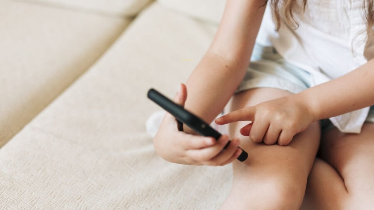 segurança digital crianças,exposição infantil internet Brasil,evento Alesc Florianópolis tecnologia,uso de telas crianças Brasil,saúde mental infantil tecnologia,dependência tecnológica SC,proteção digital crianças adolescentes,tecnologia e educação Santa Catarina,Alesc eventos Florianópolis 2026,riscos internet infância Brasil,Sociedade Brasileira de Pediatria telas,pesquisa Datafolha crianças tecnologia,desenvolvimento infantil telas,prevenção uso excessivo tecnologia,políticas públicas tecnologia infância