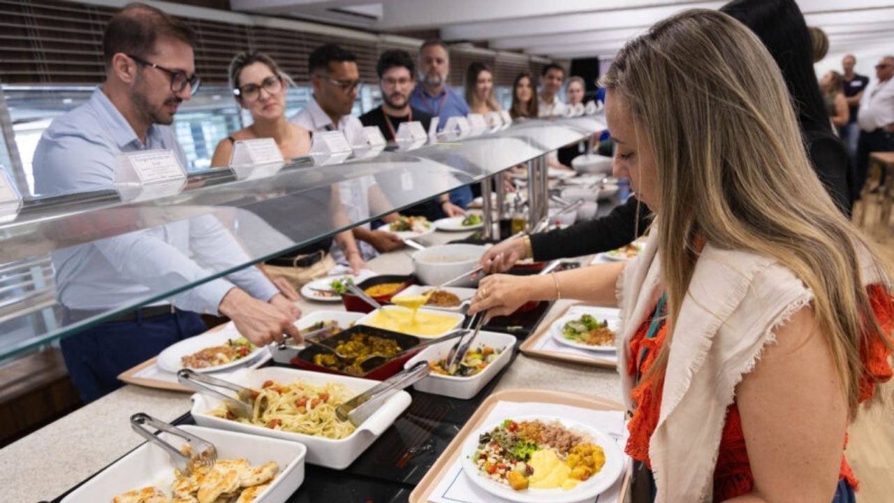 restaurante escola Alesc,Senac SC gastronomia Florianópolis,alimentação saudável Alesc,formação profissional gastronomia SC,restaurante escola Santa Catarina,mercado de trabalho gastronomia Brasil,educação profissional Senac SC,Alesc restaurante funcionamento horário,gastronomia catarinense Florianópolis,setor de serviços alimentação SC,capacitação profissional jovens SC,ensino técnico gastronomia Brasil,restaurante escola Senac parceria,inovação educação profissional SC,desenvolvimento setor gastronomia