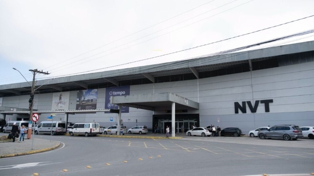 Aeroporto de Navegantes passageiros Páscoa,movimento aeroporto Navegantes 2026,Motiva Aeroportos SC,turismo Santa Catarina feriado Páscoa,voos Navegantes passageiros previsão,aeroporto SC crescimento passageiros,transporte aéreo Santa Catarina 2026,mobilidade aérea Brasil turismo,fluxo aeroporto feriado Páscoa,dicas viagem aeroporto Navegantes,check-in digital voo Brasil,regras bagagem voos Brasil,planejamento viagem Páscoa SC,desenvolvimento turismo Navegantes SC,aeroporto internacional Navegantes movimento