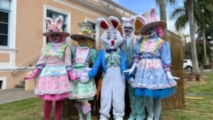 Teatro Municipal Itajaí espetáculo Páscoa,Doce Páscoa Itajaí programação,evento gratuito Itajaí 2026,espetáculo infantil Itajaí SC,teatro para crianças Santa Catarina,programação cultural Itajaí março,evento família Itajaí Páscoa,turismo cultural Itajaí SC,Prefeitura de Itajaí eventos,atividades Páscoa Santa Catarina,espetáculo O Mistério dos Ovos Encantados,teatro gratuito SC,programação Páscoa Itajaí 2026,eventos culturais SC março,lazer família Itajaí