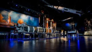 Artemis II missão NASA,fragmento da Lua Brasil,Space Adventure Balneário Camboriú,NASA exposição Santa Catarina,exploração espacial Brasil,Apollo 16 Charles Duke,Buzz Aldrin traje Apollo 11,Canela Space Adventure RS,turismo científico Brasil,tecnologia espacial NASA,missão Artemis II detalhes,exposição espaço Brasil,inovação ciência Brasil,planetário 4K Space Adventure,exploração lunar NASA,NASA Brasil exposição