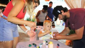 Encantos de Páscoa Porto Belo,Páscoa Porto Belo SC,eventos Páscoa Santa Catarina,turismo familiar Porto Belo,Vila do Coelho programação,atividades Páscoa crianças SC,eventos familiares Porto Belo,programação cultural Porto Belo,turismo Santa Catarina Páscoa,conexão familiar eventos,tradição Páscoa Brasil,feira artesanal Porto Belo,teatro Páscoa SC,lazer em família SC,eventos gratuitos Porto Belo