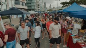 Viva Praia Itapema,evento na Orla Central de Itapema,Dia da Mulher em Itapema,Páscoa em Itapema SC,feira na Orla Central Itapema,economia criativa em Itapema,turismo em Itapema Santa Catarina,programação Viva Praia domingo,evento gratuito em Itapema SC,Secretaria de Turismo de Itapema,empreendedores locais Itapema,lazer na Orla Central,geração de renda em Itapema,calendário de eventos Itapema,atrações Dia Internacional da Mulher Itapema,feira temática Páscoa Itapema