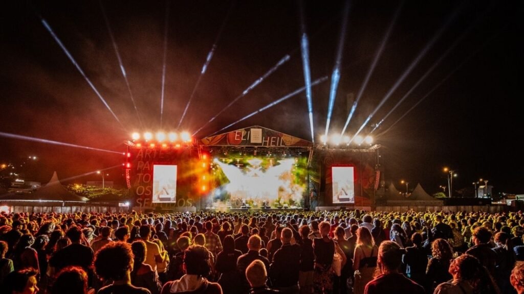 Maratona Cultural de Florianópolis 2026,Arena Floripa ingressos gratuitos,shows gratuitos Florianópolis março 2026,Joelma em Florianópolis,Marisa Monte Florianópolis 2026,Parque Metropolitano Francisco Dias Velho eventos,Camarote Arena Floripa valores,Teatro Ademir Rosa CIC ingressos,eventos culturais Santa Catarina,festival multicultural Sul do Brasil,Instituto Maratona Cultural,Lei Rouanet evento cultural,Ministério da Cultura Brasil,Prefeitura de Florianópolis cultura,programação cultural Florianópolis março,ingressos gratuitos show Florianópolis,área PCD Arena Floripa