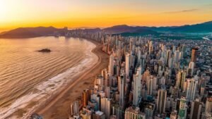 Visite Balneário Camboriú 2026,promoção turística Balneário Camboriú,turismo Santa Catarina,eventos turismo São Paulo,eventos turismo Rio de Janeiro,trade turístico Brasil,campanha turística Costa Verde e Mar,Balneário Camboriú divulgação turística,mercado emissor turismo Brasil,agentes de viagens evento SP,operadoras turismo RJ evento,turismo regional Santa Catarina,estratégia turismo Brasil,desenvolvimento turístico regional,promoção destino turístico Brasil