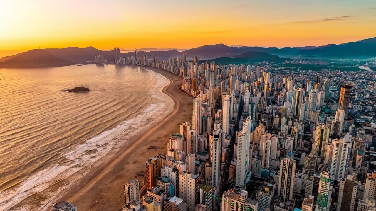 Visite Balneário Camboriú 2026,promoção turística Balneário Camboriú,turismo Santa Catarina,eventos turismo São Paulo,eventos turismo Rio de Janeiro,trade turístico Brasil,campanha turística Costa Verde e Mar,Balneário Camboriú divulgação turística,mercado emissor turismo Brasil,agentes de viagens evento SP,operadoras turismo RJ evento,turismo regional Santa Catarina,estratégia turismo Brasil,desenvolvimento turístico regional,promoção destino turístico Brasil