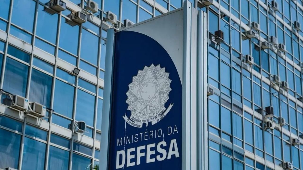 Projeto Soldado Cidadão,Ministério da Defesa empregabilidade,militares mercado de trabalho Brasil,recolocação profissional militares,programa governo emprego militares,sistema reposicionamento profissional Forças Armadas,empregabilidade militares temporários,qualificação profissional militares Brasil,políticas públicas defesa Brasil,Base Industrial de Defesa empregos,transição carreira militares,empreendedorismo militares Brasil,capacitação profissional Forças Armadas,mercado de trabalho ex-militares,programas federais empregabilidade
