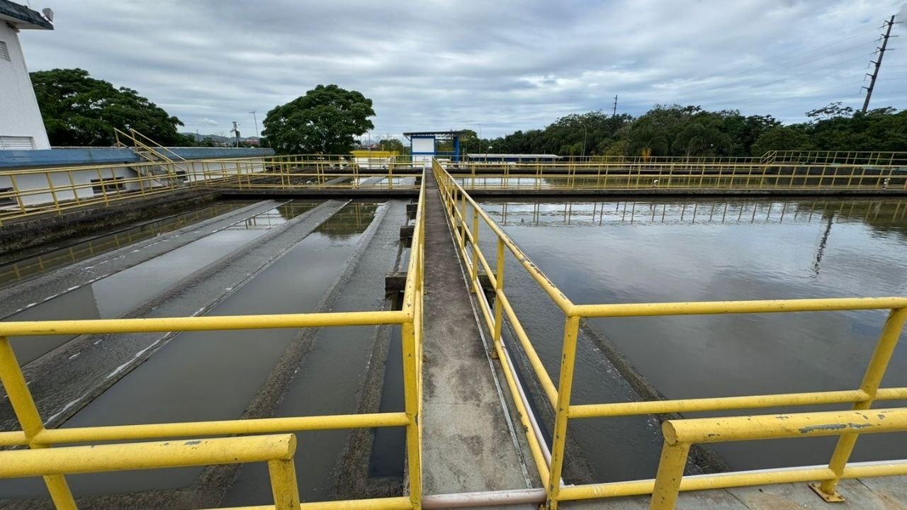 Semasa Itajaí,falta de água Itajaí,baixa pressão água Itajaí,abastecimento Itajaí SC,sistema de água Itajaí,Semasa abastecimento água,falha elétrica abastecimento,reservatórios Itajaí,consumo de água calor,bairros Ressacada São João Centro Cabeçudas Praia Brava,saneamento básico Itajaí,infraestrutura urbana SC,redução produção água,normalização abastecimento Itajaí,caixa d’água importância residência