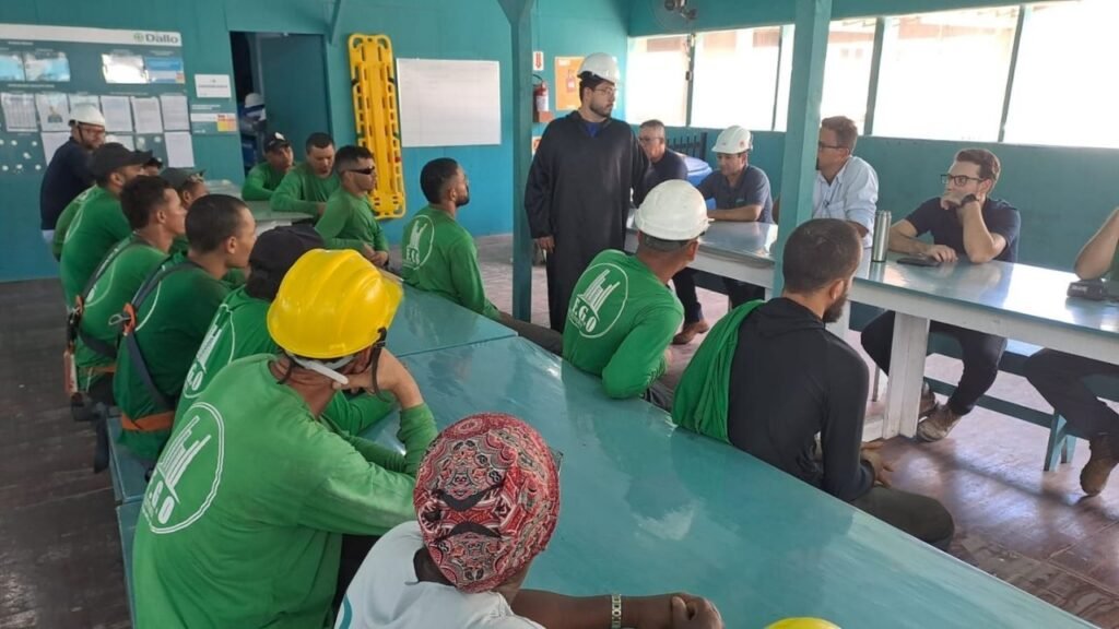 Programa Obra Mais Segura SC,FIESC SESI-SC certificação,saúde do trabalhador construção civil,segurança do trabalho Santa Catarina,DDS Diálogo Diário de Segurança,Dallo Empreendimentos Itapema,SESI Itajaí palestras,prevenção no canteiro de obras,promoção da saúde trabalhador SC,tabagismo e alcoolismo construção civil,cultura de prevenção SC,certificação segurança obras SC,qualidade de vida trabalhador construção,construção civil Itapema SC,ações de saúde em obras Santa Catarina,programa de segurança FIESC