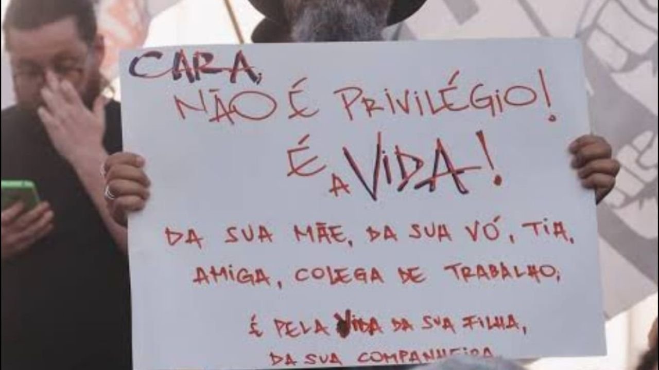 Movimento 8M Itajaí,ato Dia da Mulher Itajaí 2026,feminicídio Brasil dados 2025,violência de gênero Santa Catarina,manifestação mulheres Itajaí,Movimento Elas Itajaí,violência contra mulher Santa Catarina,feminicídio Balneário Camboriú Itajaí região,segurança pública violência contra mulher Brasil,protesto Dia Internacional da Mulher SC,direitos das mulheres Brasil políticas públicas,AMFRI violência de gênero,estatísticas feminicídio Brasil Ministério da Justiça,feminicídios Santa Catarina 2025,mobilização 8M Santa Catarina